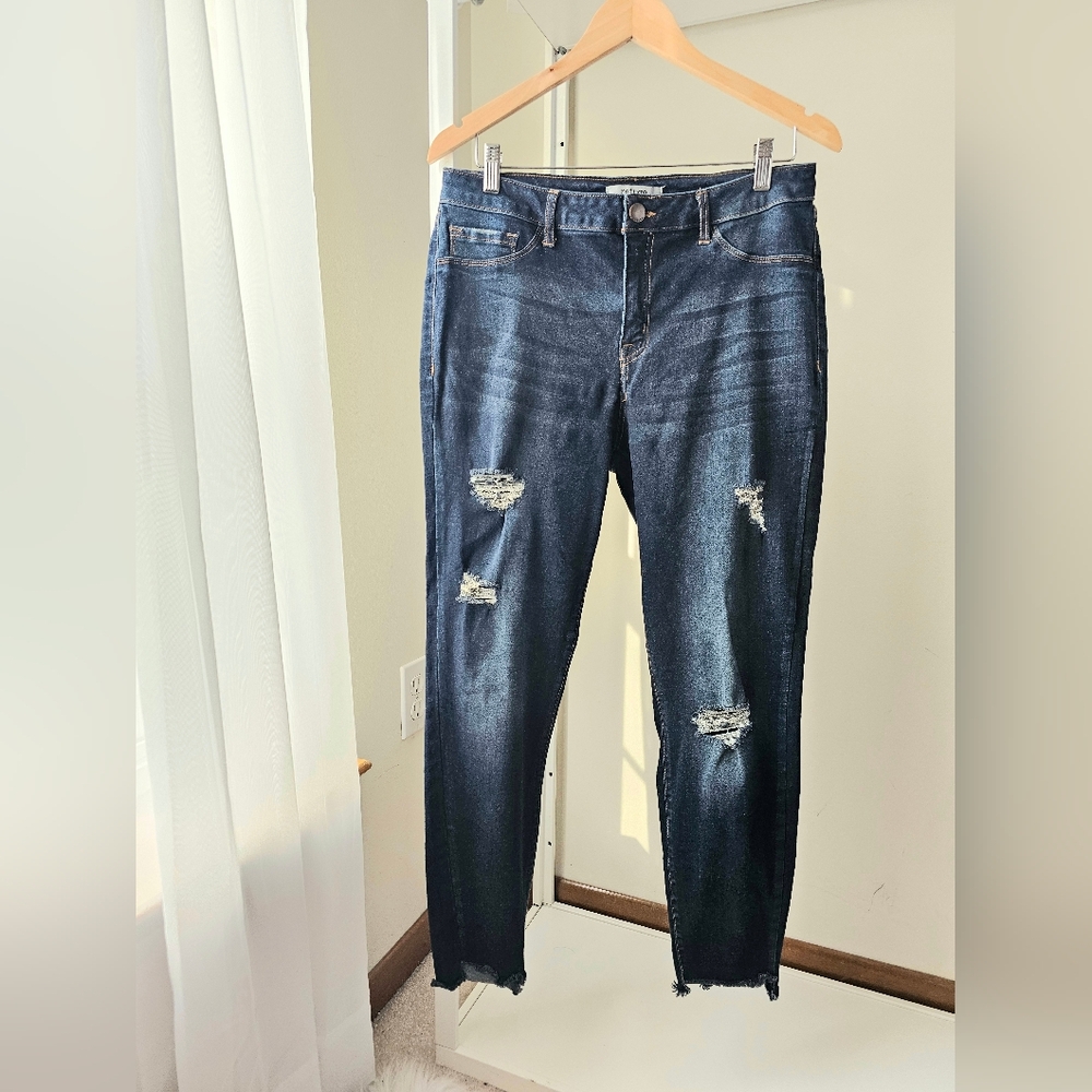 Distressed Dark Stretch Skinny Jeans